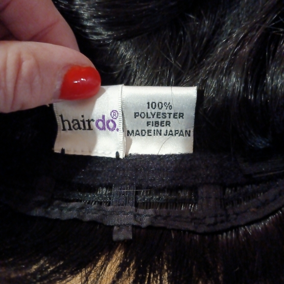 Wispy Cut Wig by Hairdo. - Picture 8 of 11